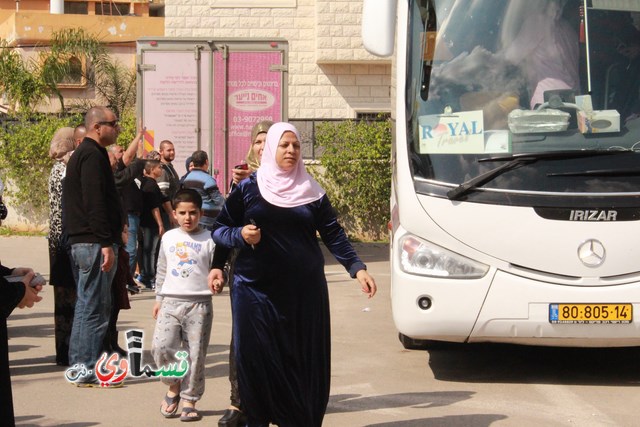  كفرقاسم : 3 حافلات من معتمري عطلة الربيع الفوج الثاني   يغادرون البلدة باتجاه الديار الحجازية والمئات في وداعهم 